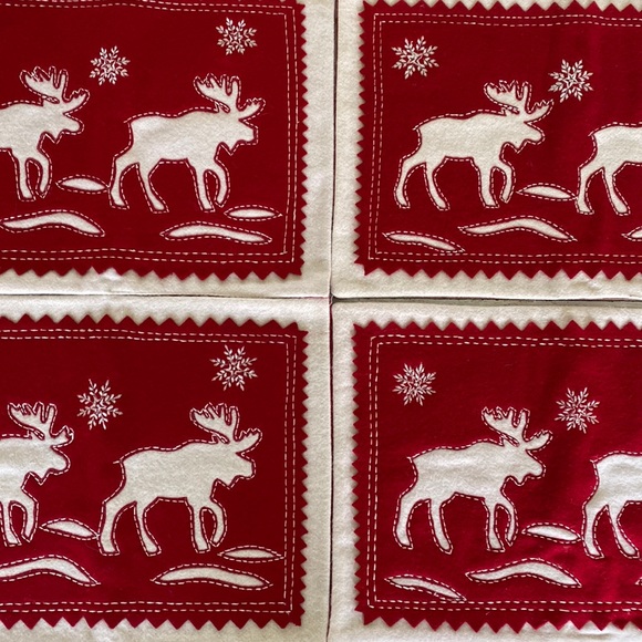 Alpine Moose Red and White Placements Kohl’s Set of 4 - Picture 1 of 6